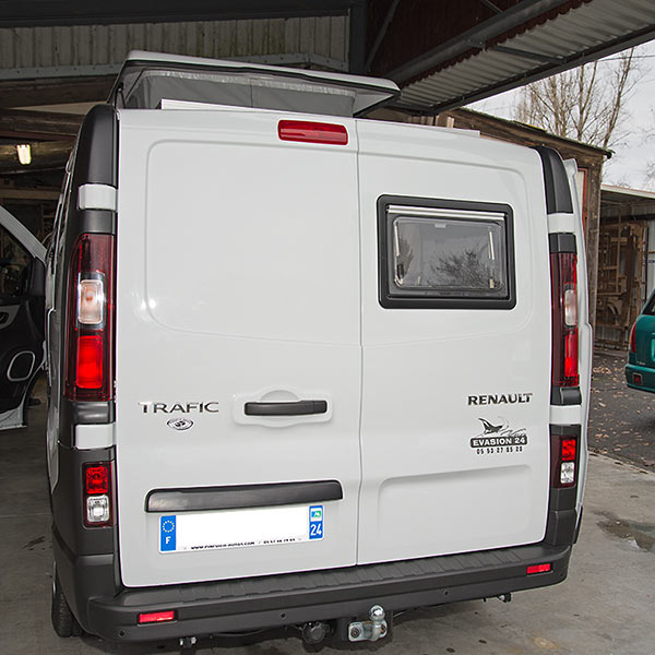 Exemple de personnalisation à la demande avec le Van le Goëland par Evasion24