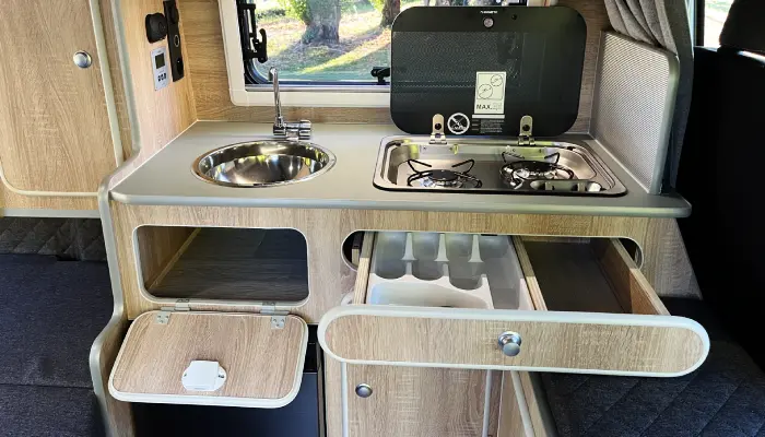 Van le Goëland bloc cuisine